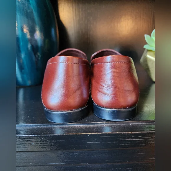 Brand New-Classic Rich Brown Loafers w/ Gold Riding Buckles!!🤠⭐️🤠 - Picture 5 of 10